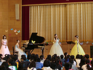 2010.11.19　アンサンブルちょうちょのふれあいコンサート　～みのりのハーモニー～（神戸市立筑紫が丘小学校PTA主催）