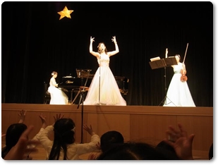 クリスマスお祝い会（ゆりか保育園主催）